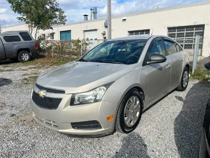 Chevrolet Cruze 2012 photo 2