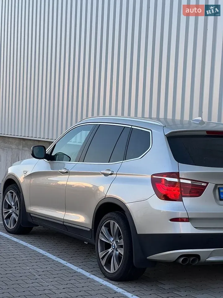 BMW X3 2011 photo 2