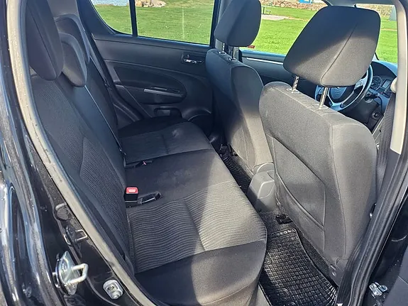 Suzuki Swift 2012 photo 4