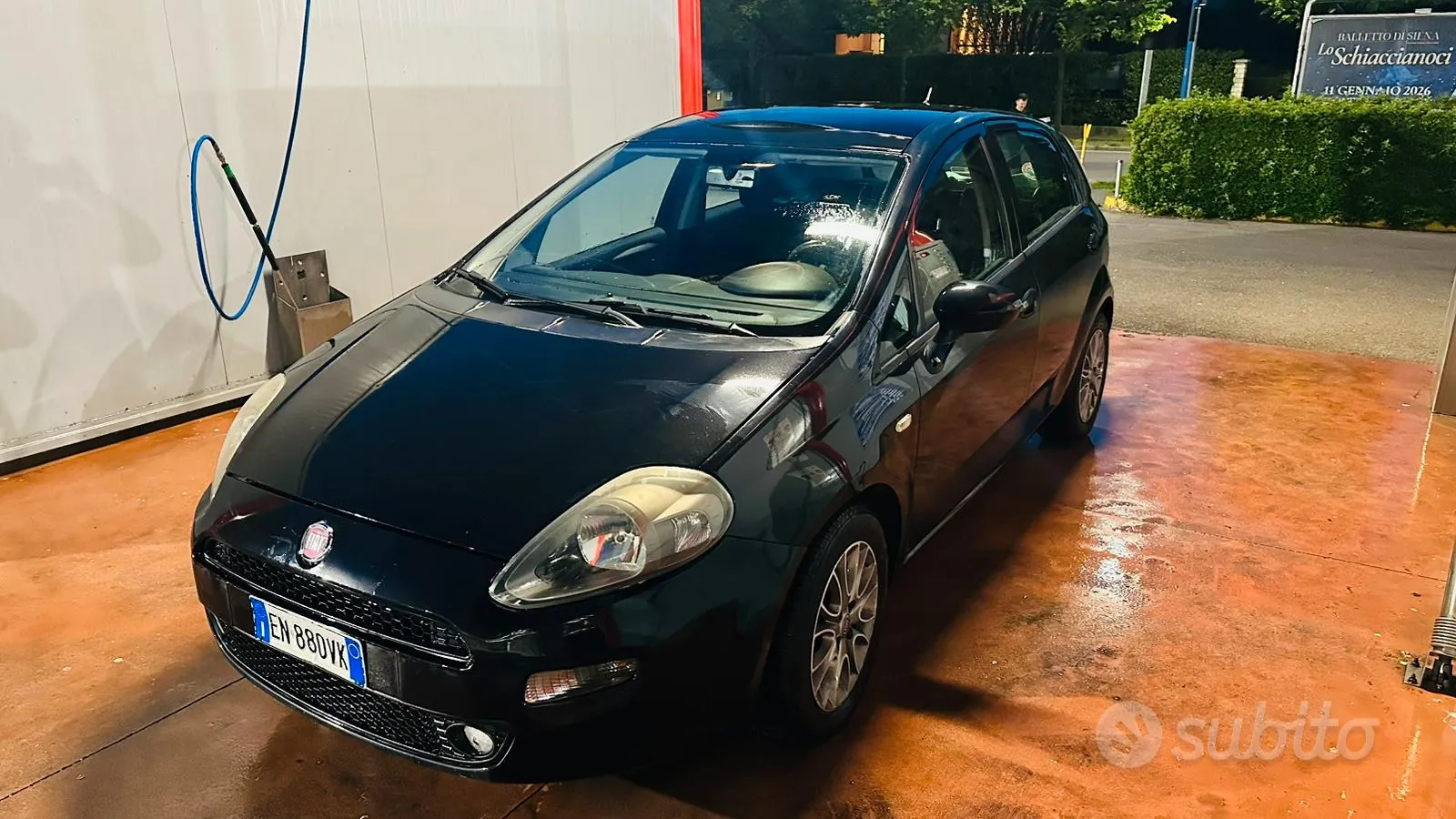 Fiat Punto 2012 photo 2
