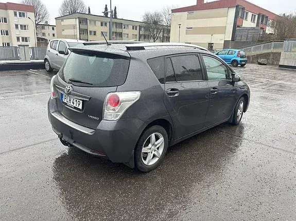 Toyota Verso 2017 photo 3