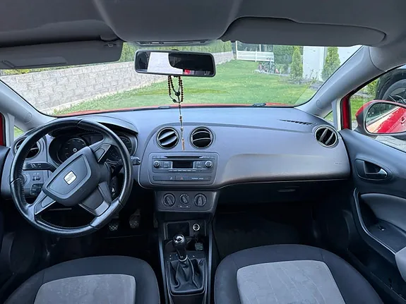 Seat Ibiza 2014 photo 3