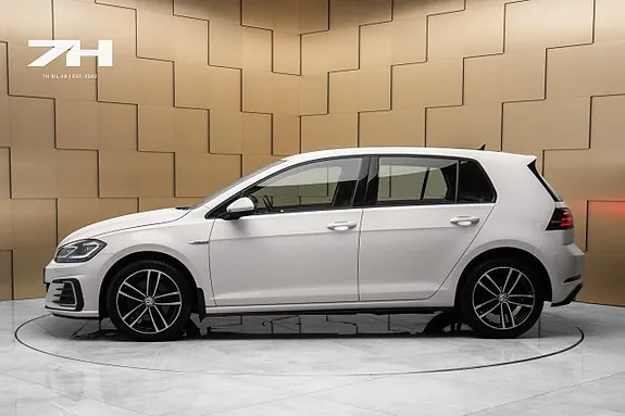 Volkswagen Golf I 2019 photo 2