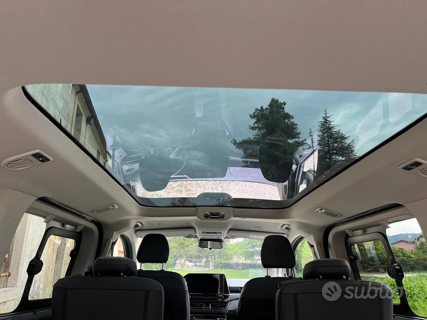 Ford Tourneo Custom 2025 photo 4