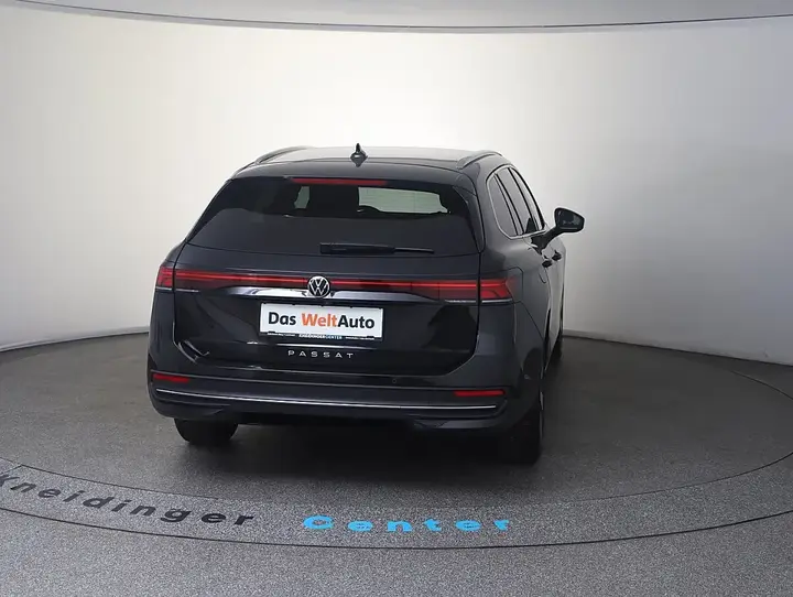 Volkswagen Passat 2026 photo 2