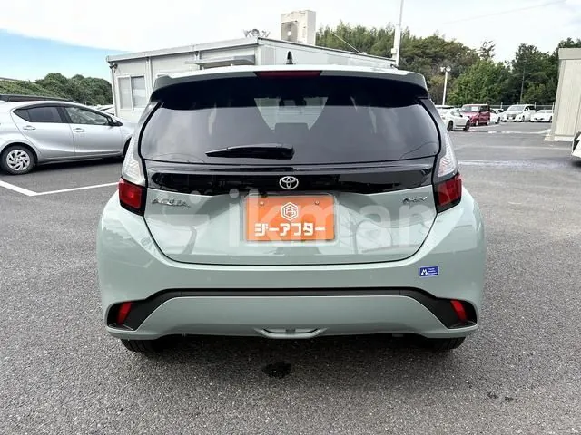 Toyota Aqua 2026 photo 3