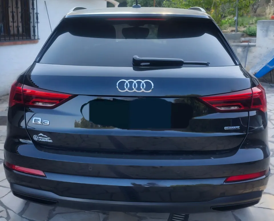 Audi Q3 2021 photo 2
