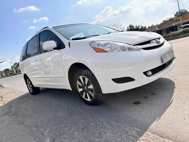Toyota Sienna 2006 photo 2