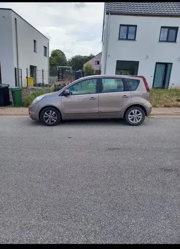 Nissan Note 2009 photo 2