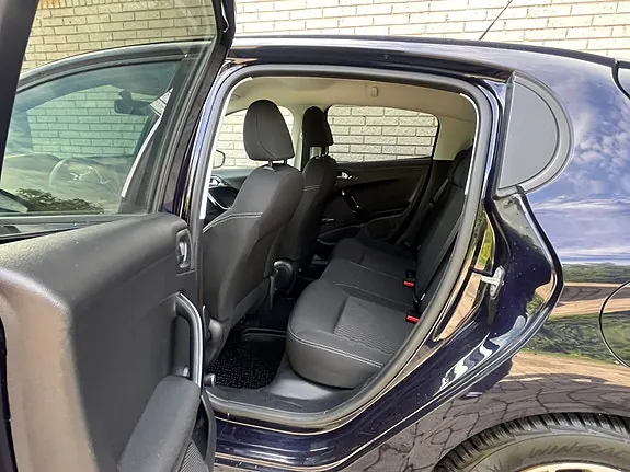 Peugeot 208 2019 photo 4