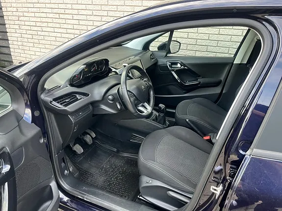 Peugeot 208 2019 photo 5
