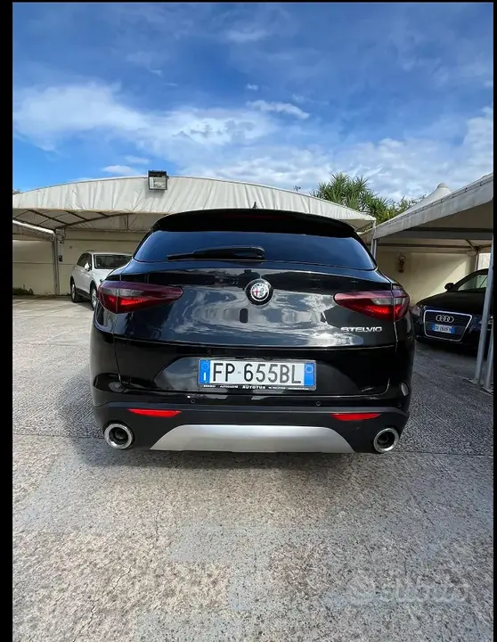 Alfa Romeo Stelvio 2018 photo 2
