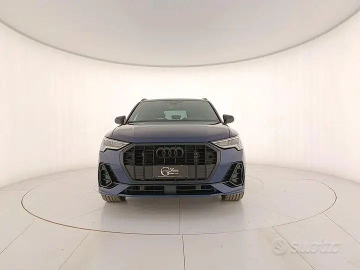 Audi Q3 2023 photo 2