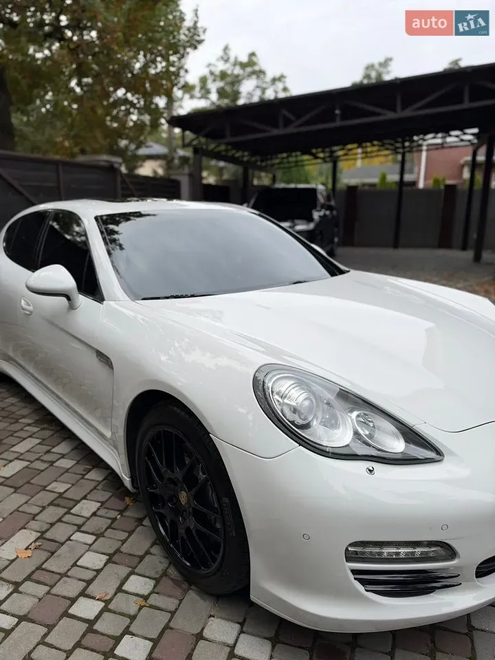 Porsche Panamera 2010 photo 4
