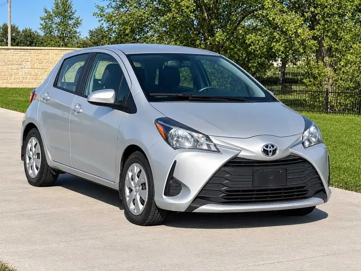 Toyota Yaris 2018 photo 2