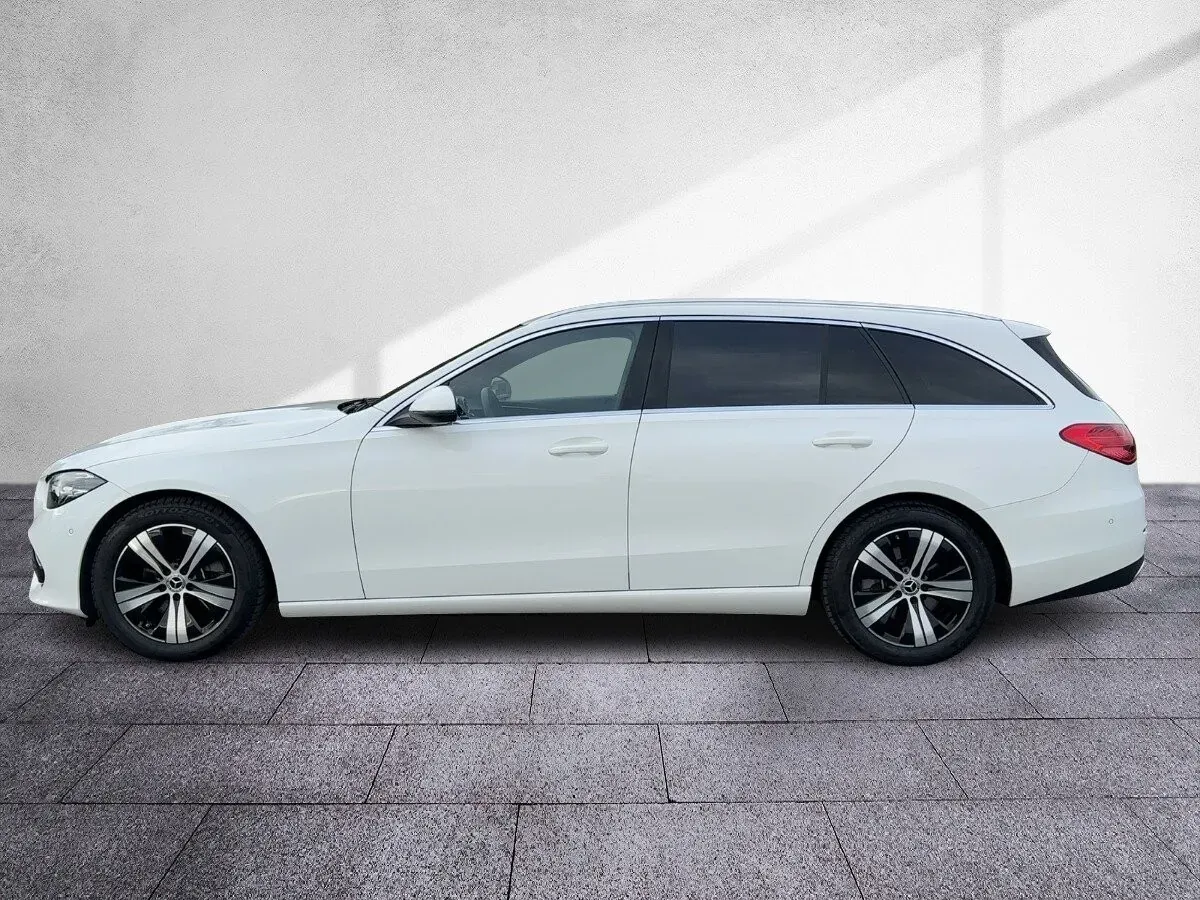 Mercedes-Benz C-Class 2025 photo 3