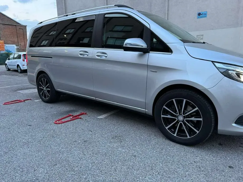 Mercedes-Benz V-Class 2017 photo 3