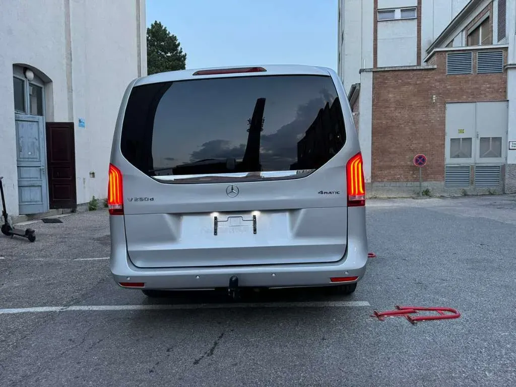 Mercedes-Benz V-Class 2017 photo 2