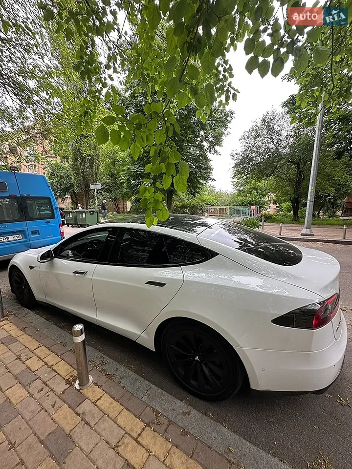 Tesla Model S 2015 photo 3