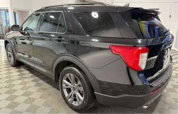 Ford Explorer 2024 photo 3