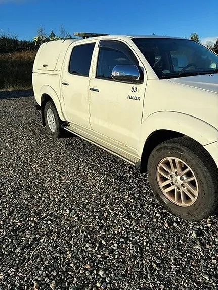 Toyota Hilux 2015 photo 2