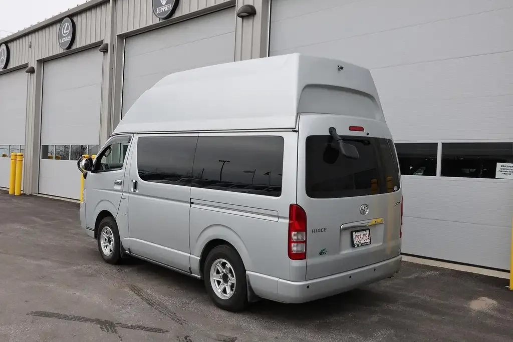 Toyota Hiace 2007 photo 4