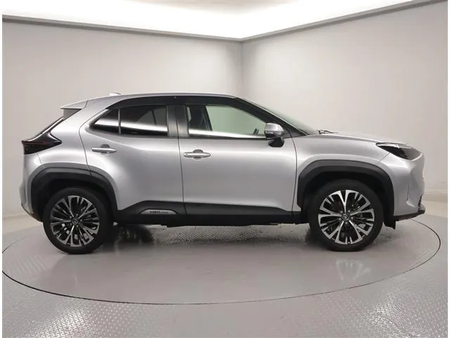 Toyota Yaris Cross Hybrid Z 2022 photo 2