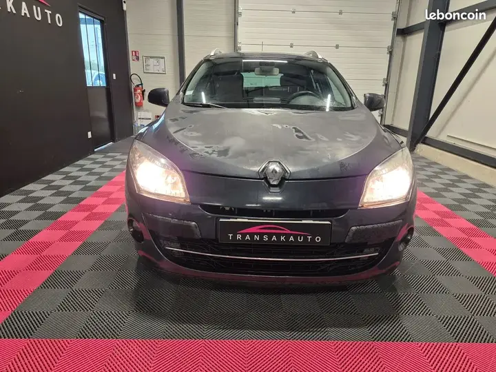 Renault Megane 2012 photo 2