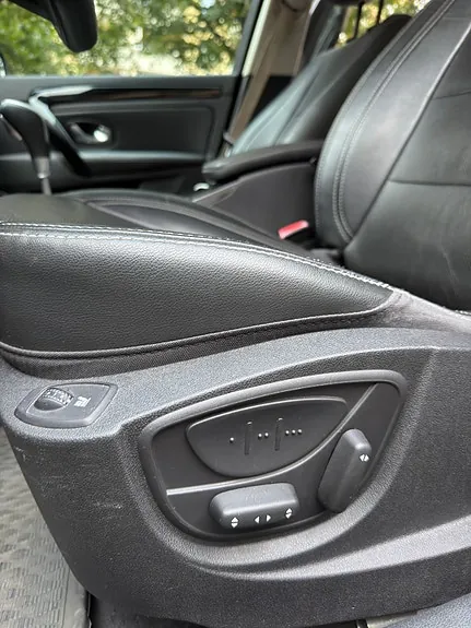 Renault Laguna 2011 photo 5
