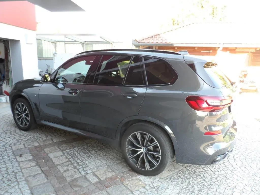 BMW X5 2021 photo 2