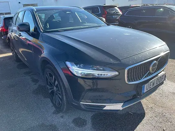 Volvo V90 Cross Country 2023 photo 2