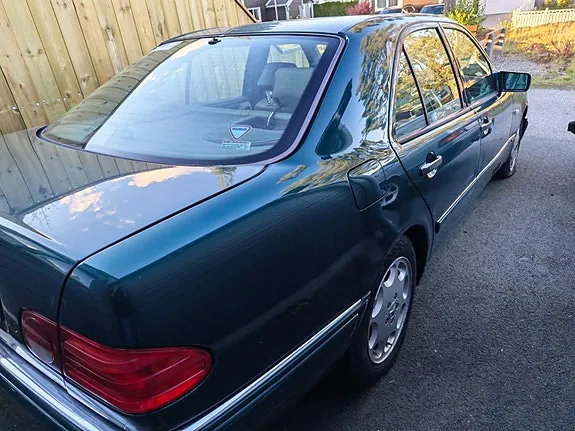 Mercedes-Benz E280 1996 photo 3