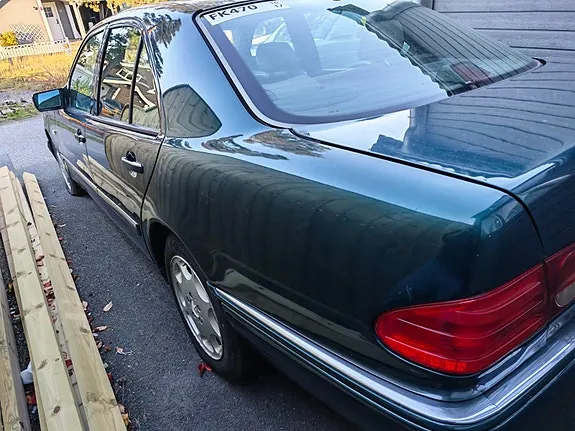 Mercedes-Benz E280 1996 photo 2