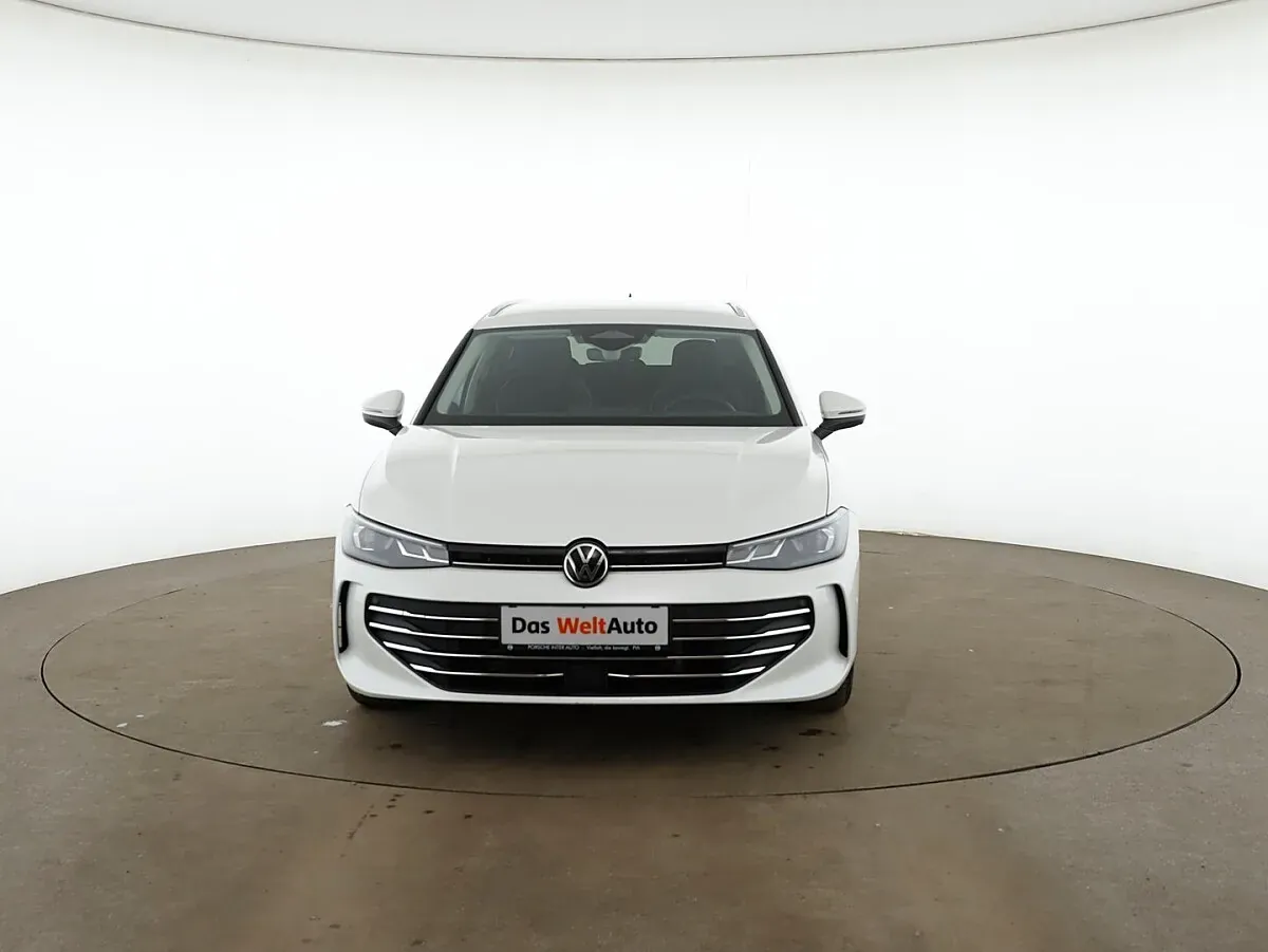 Volkswagen Passat 2025 photo 3