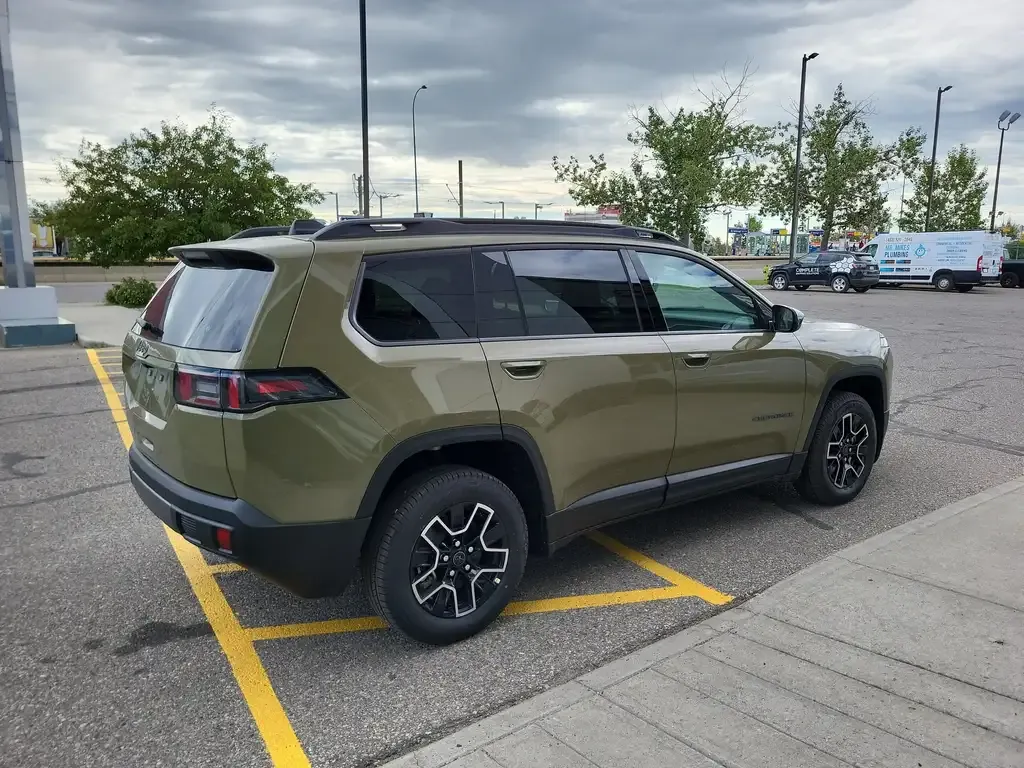 Jeep Cherokee 2026 photo 4