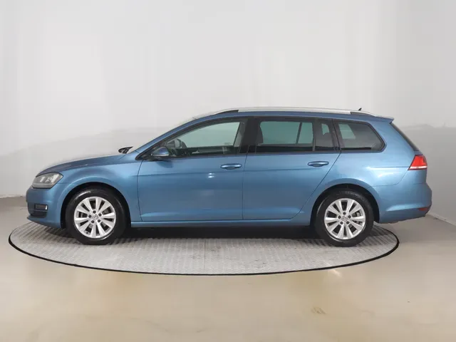 Volkswagen Golf Variant 2015 photo 2