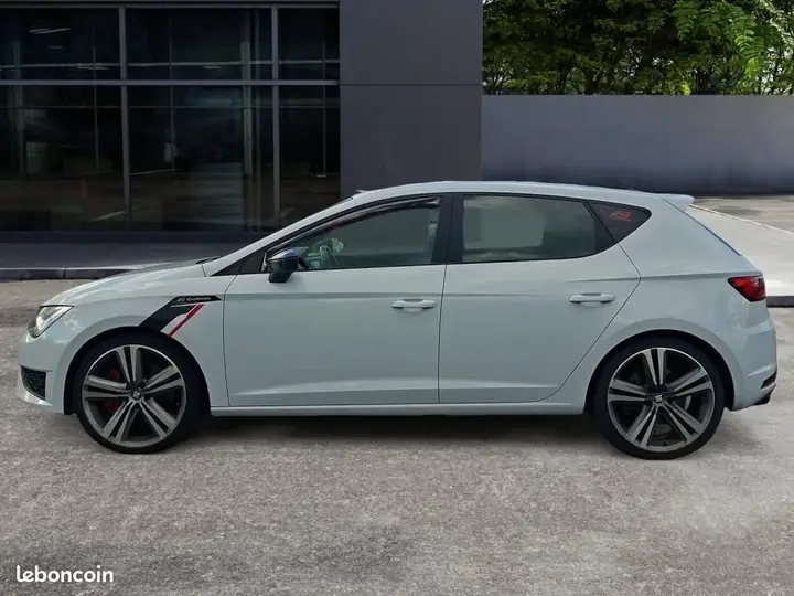 Seat Leon 2015 photo 2