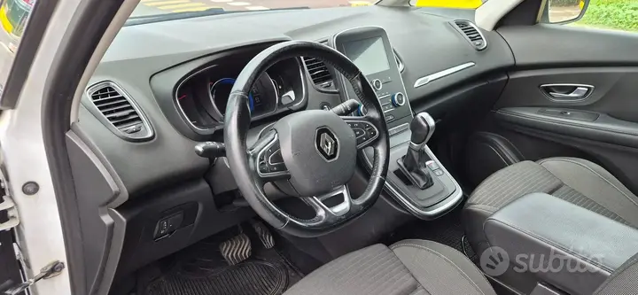 Renault Grand Scenic 2017 photo 2