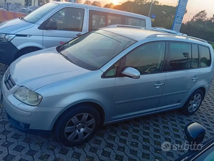 Volkswagen Touran 2004 photo 3