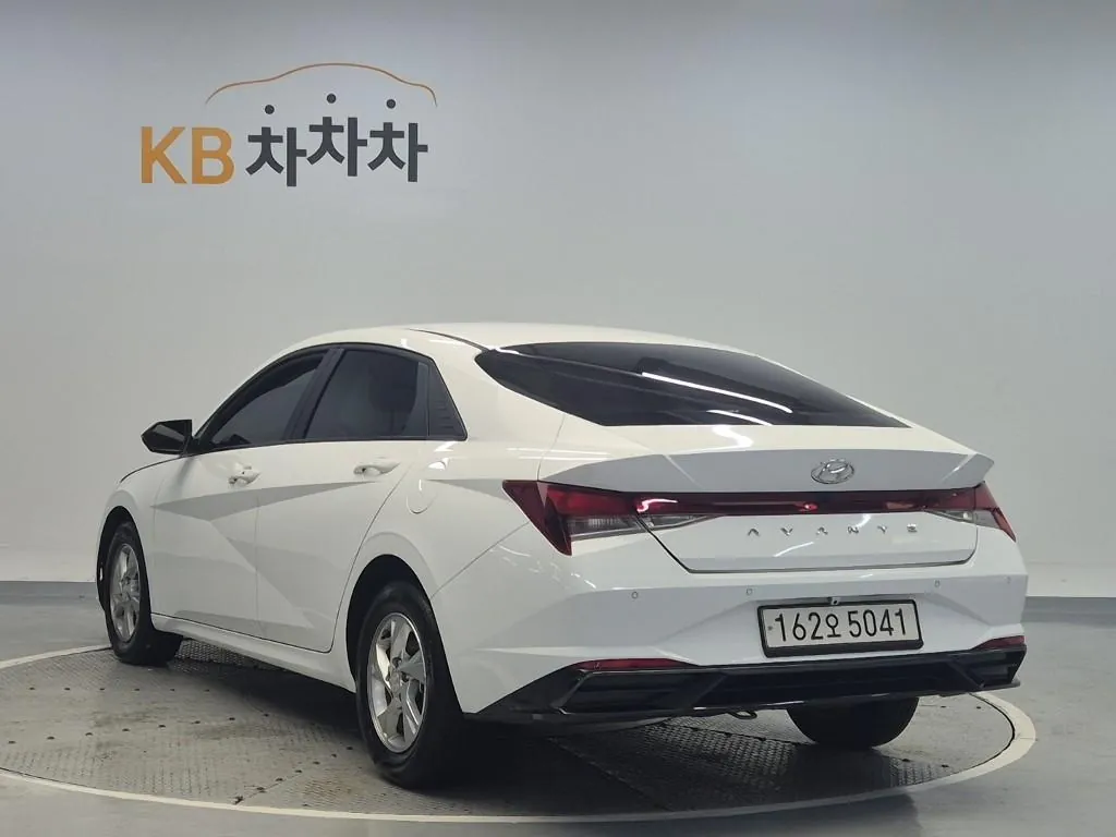 Hyundai Avante 2022 photo 2