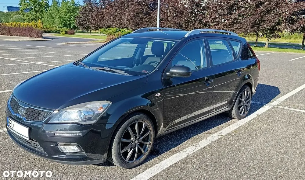 Kia Ceed 2012 photo 2
