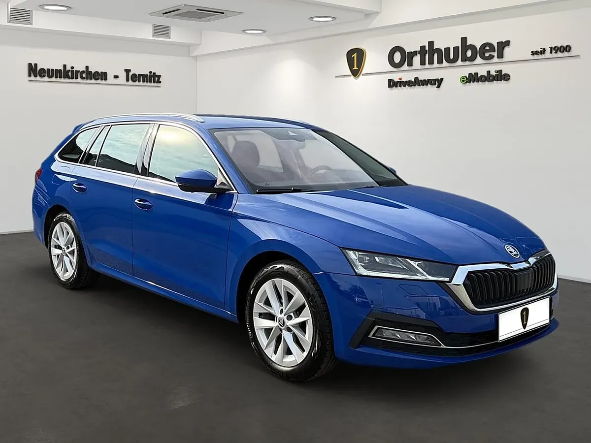 Skoda Octavia 2023 photo 2