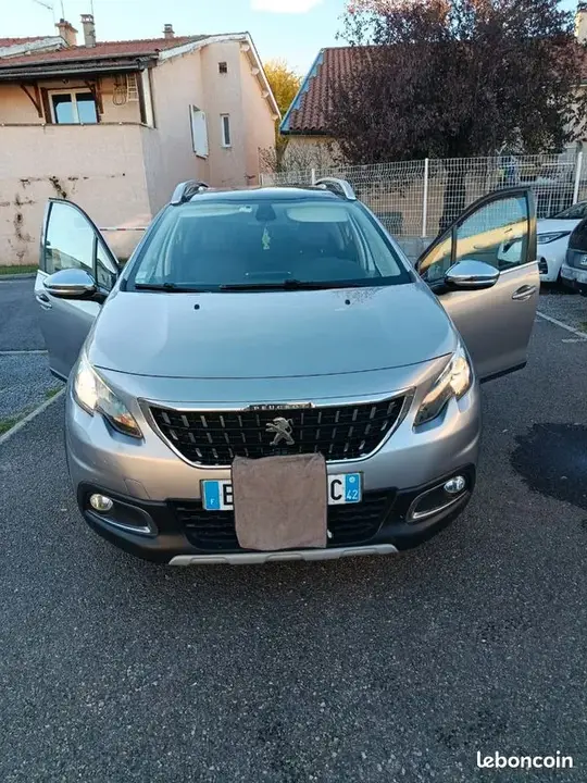 Peugeot 2008 2017 photo 2