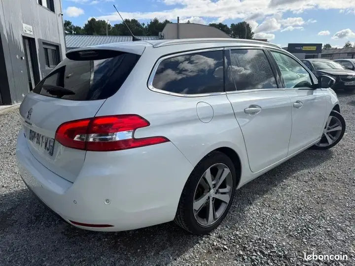 Peugeot 308 2014 photo 3
