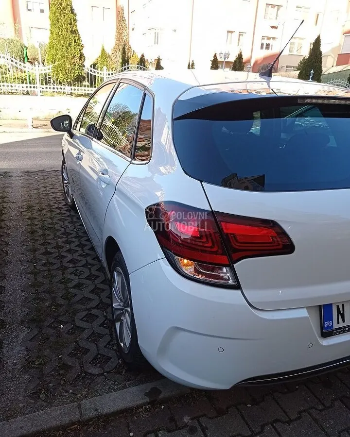 Citroen C4 2016 photo 4