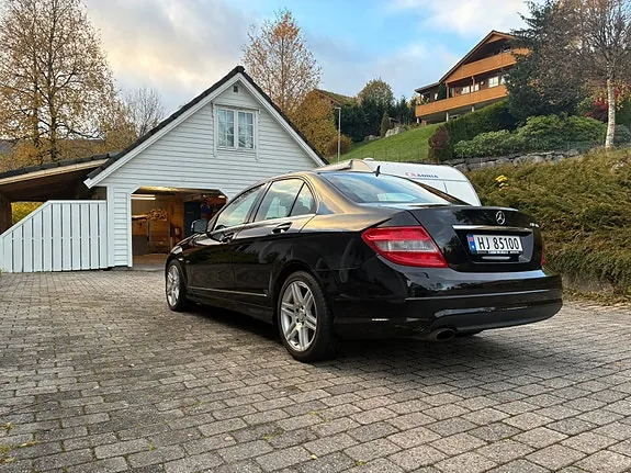 Mercedes-Benz C180
