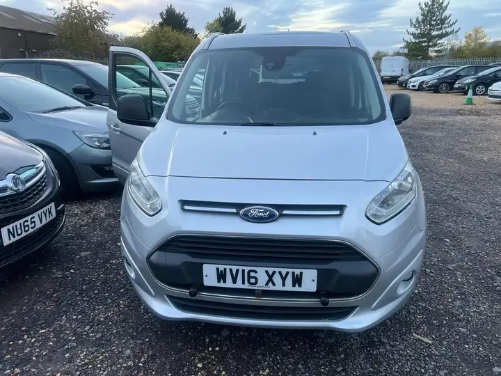 Ford Grand Tourneo Connect 2016 photo 2