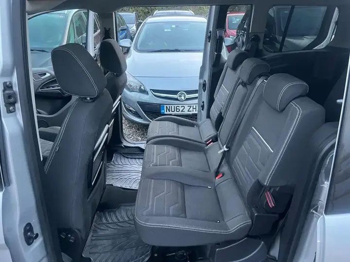Ford Grand Tourneo Connect 2016 photo 4