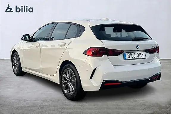 BMW 120 2026 photo 2