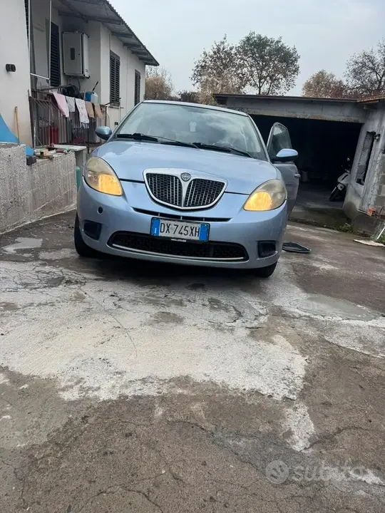 Lancia Ypsilon